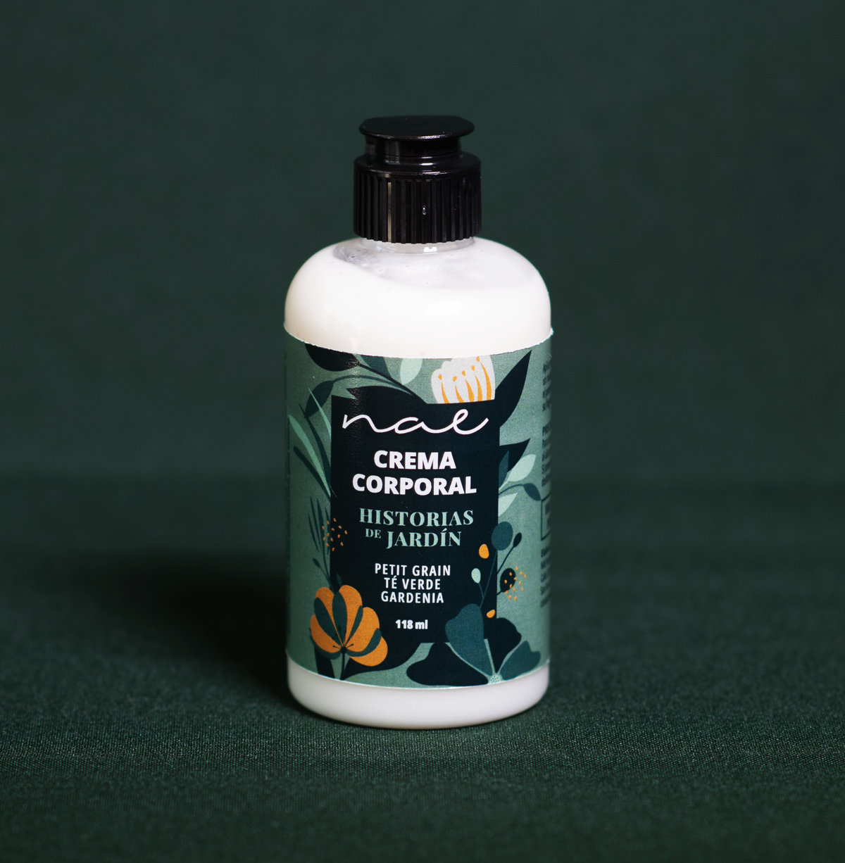 Crema corporal hidratante con aceites esenciales Historias de jardín Petit grain, té verde, gardenia